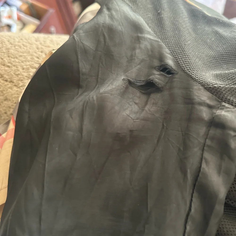 Burberry London Raincoat - Picture 6 of 8